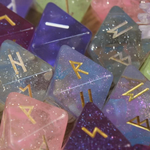8-sided Dreamy Starry Sky Lane Dice Letter, Rune Alphabet Dice Set 3pcs Magical Purple Starlit Resin Dice, Velvet Bag (12)