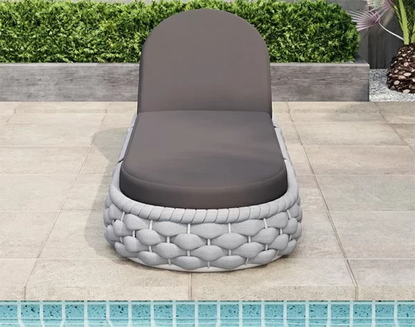 Outdoor lounge chairs, beach chairs, courtyard furniture (3)