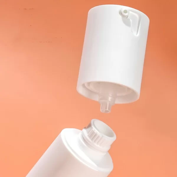 Packaging material for dispensing bottles (14)