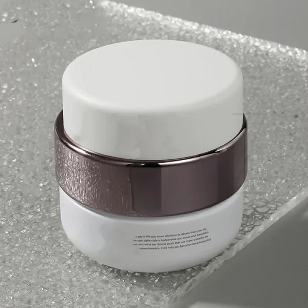 Skin care products, water emulsion, face cream, cream bottles (2)